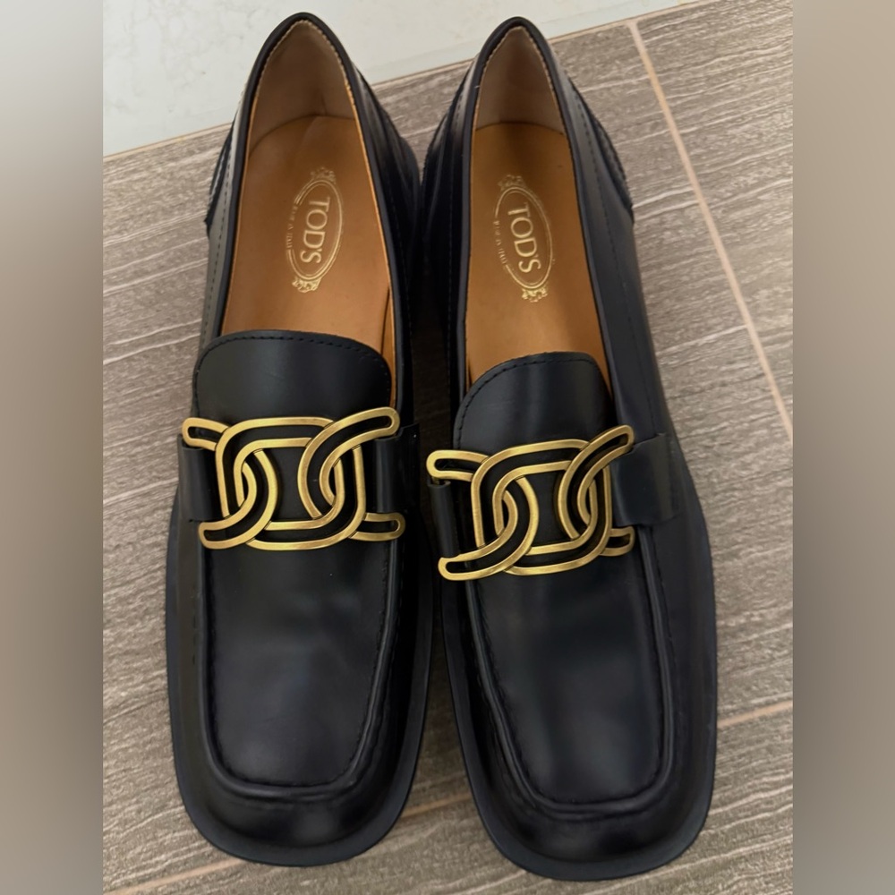 NWT Tod's Black Leather Penny Loafers with Gold Logo - Women’s 38.5